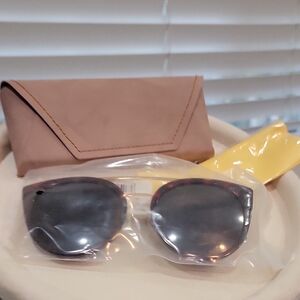 Brand NEW Brown Sunglasses with Case
